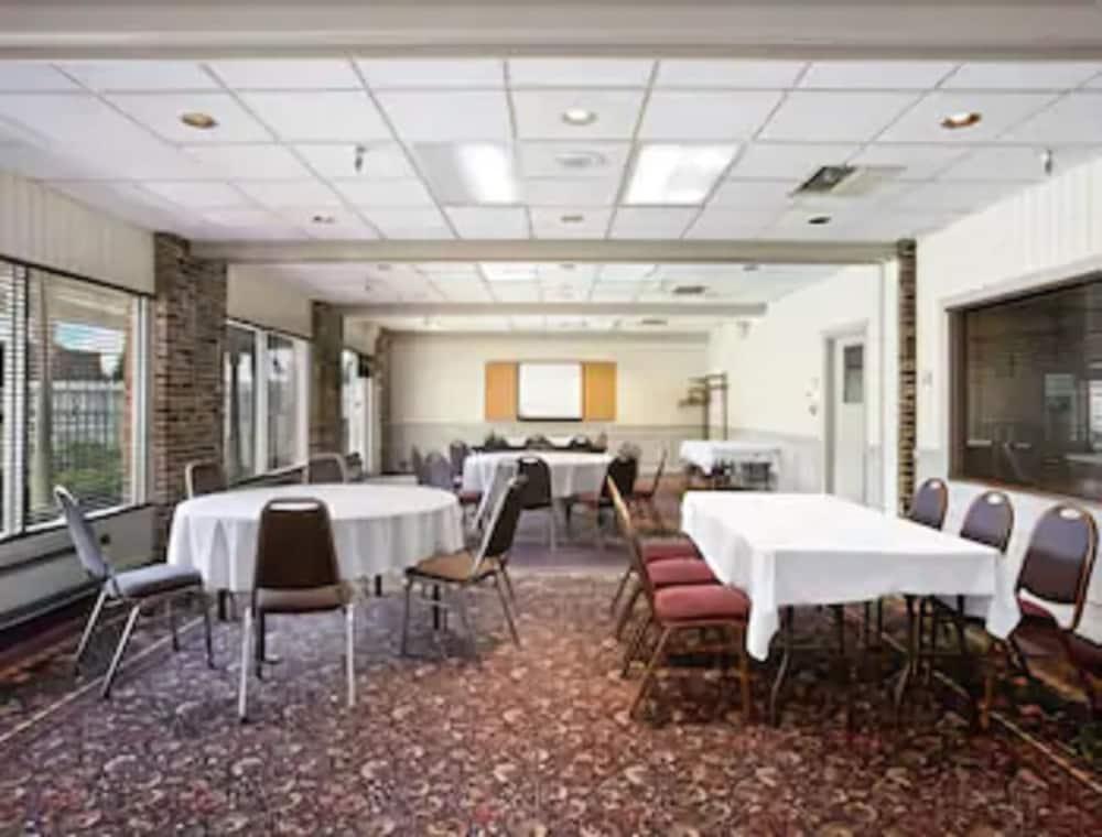 Ramada By Wyndham סו סיטי מראה חיצוני תמונה